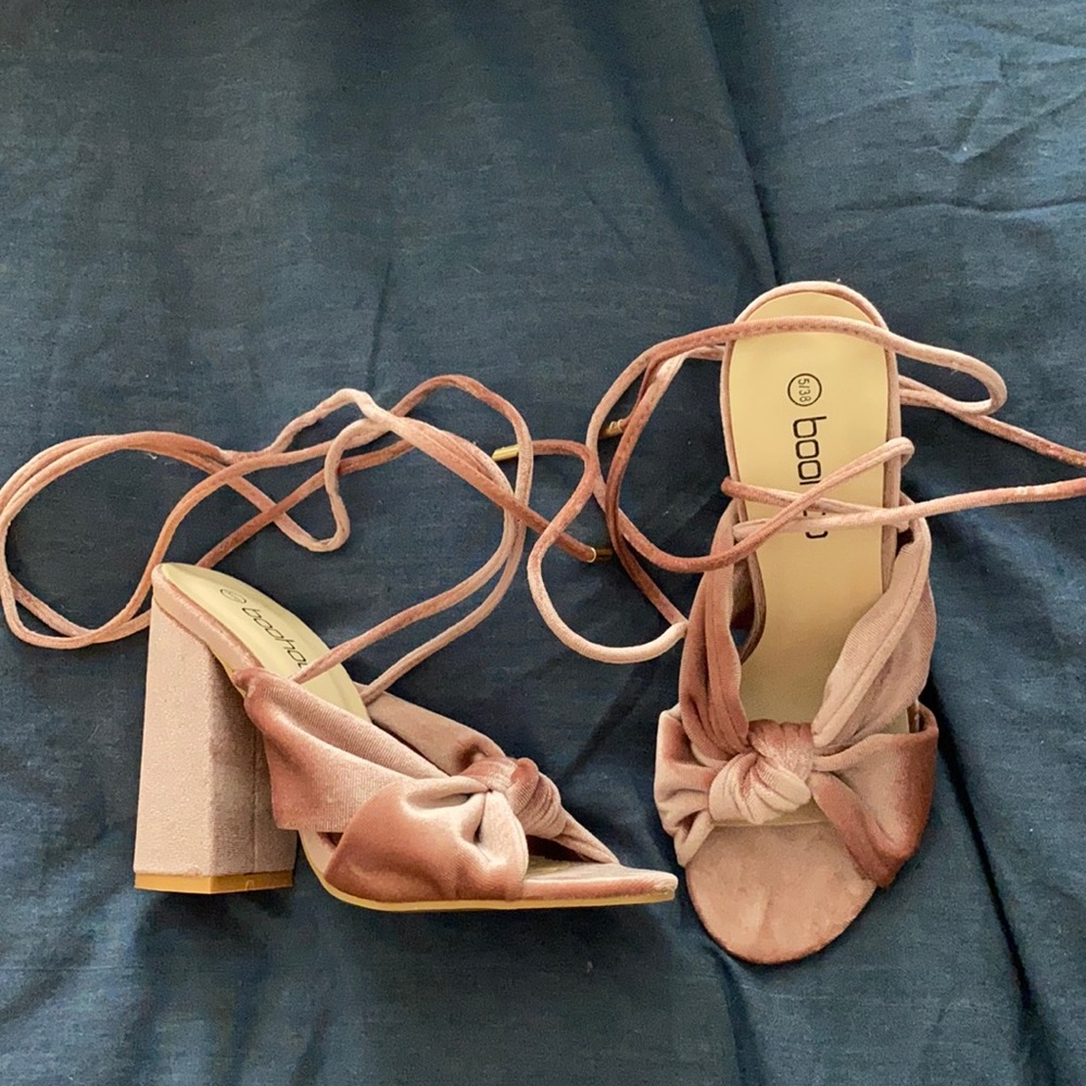 Boohoo blush pink velvet retro look lace up heels